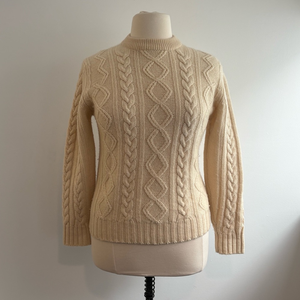 Vintage classic cream wool cable-knit pullover